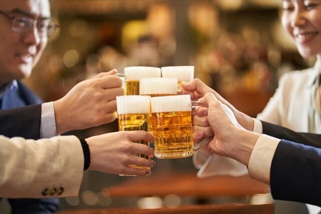 ビール乾杯.jp