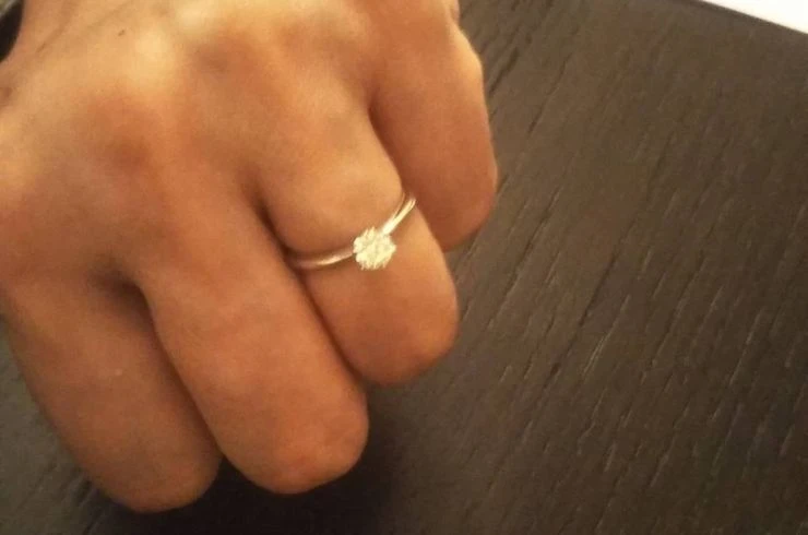 婚約指輪